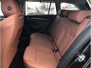 Skoda Octavia Combi Selection +Matrix+DCC+Standhzg.+Head-Up+