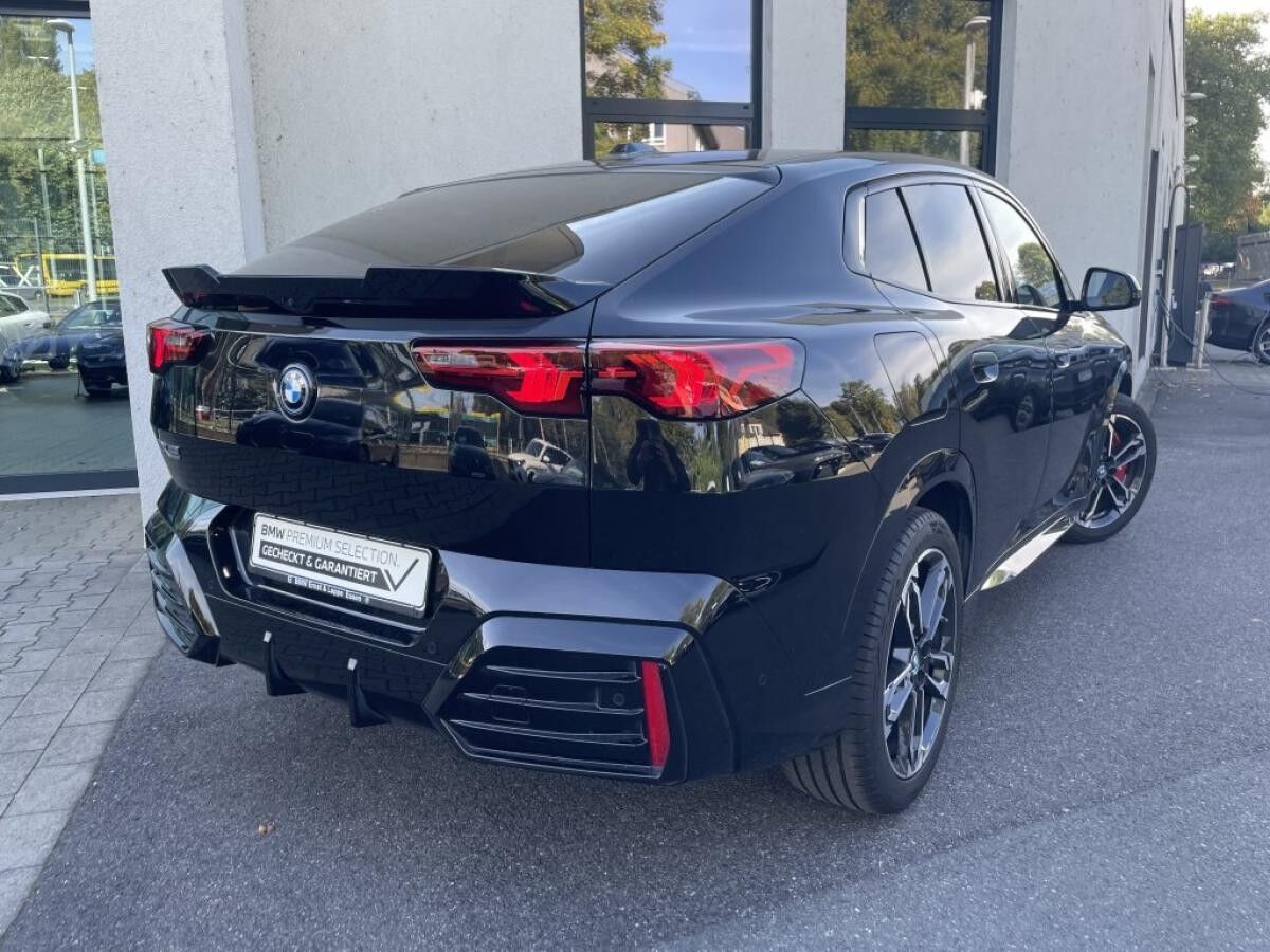 BMW iX2 eDrive20 || M Sport Pro || 360°AHK ACC HK eSitze