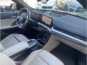 BMW iX2 eDrive20 || M Sport Pro || 360°AHK ACC HK eSitze