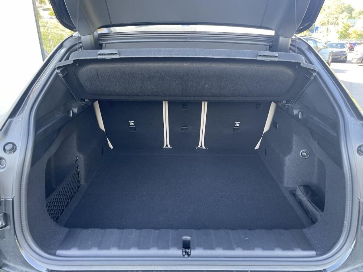 BMW iX2 eDrive20 || M Sport Pro || 360°AHK ACC HK eSitze