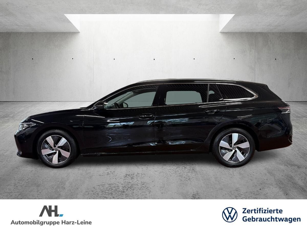 Volkswagen Passat Variant 2.0 TDI Elegance DSG Matrix AHK Navi ACC Massage AreaView