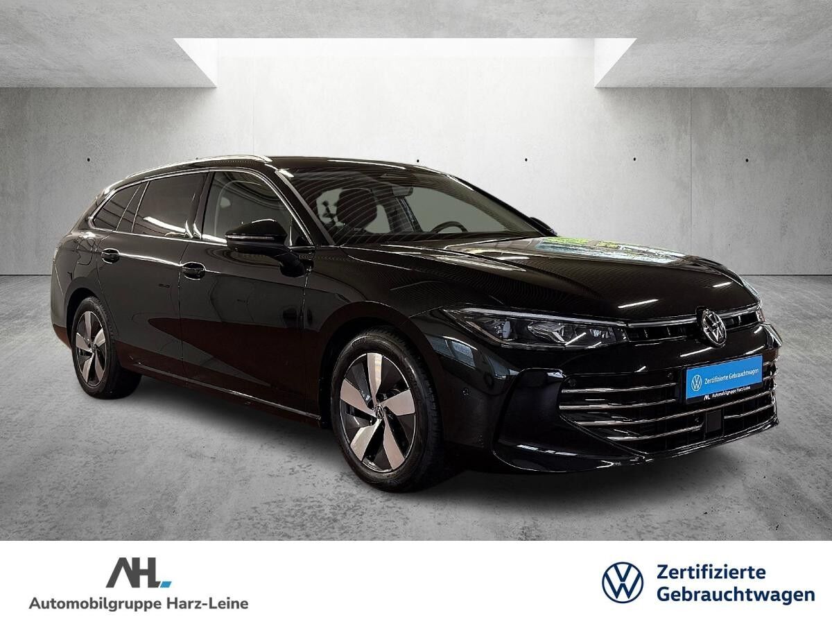 Volkswagen Passat Variant 2.0 TDI Elegance DSG Matrix AHK Navi ACC Massage AreaView