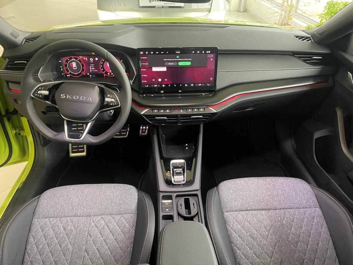 Skoda Octavia Combi Sportline 2.0 TDI DSG HUD Navi Matrix el. HK dig. Komb. 360°