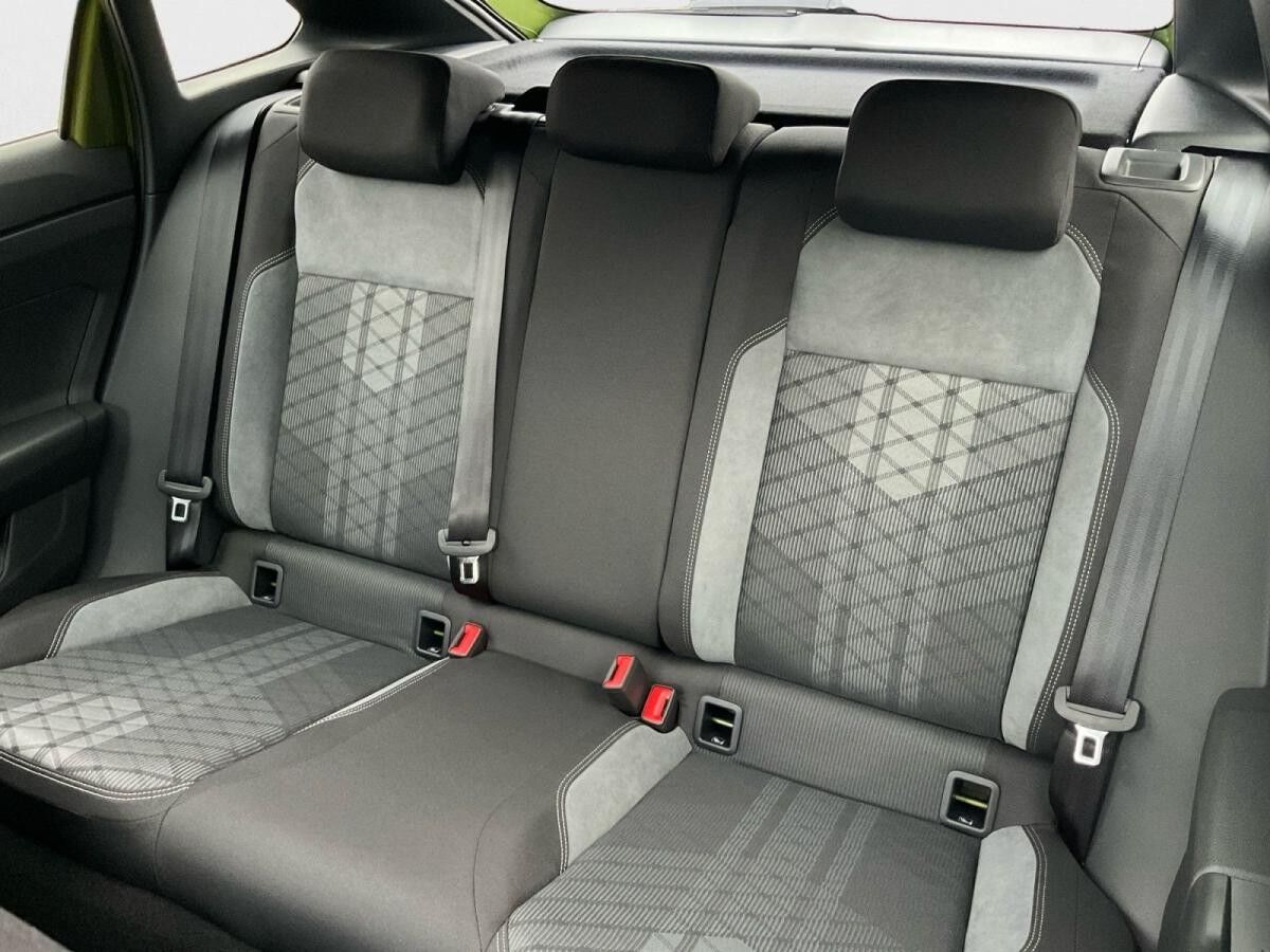 Volkswagen Taigo R-Line 1.5TSI DSG Navi Pano Kamera CarPlay