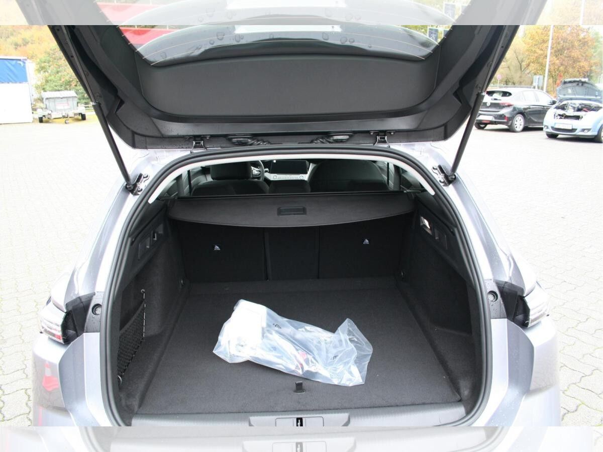 Peugeot 308 SW Style, Blue-HDI, AT8, LED, CarPlay, PDC-hinten