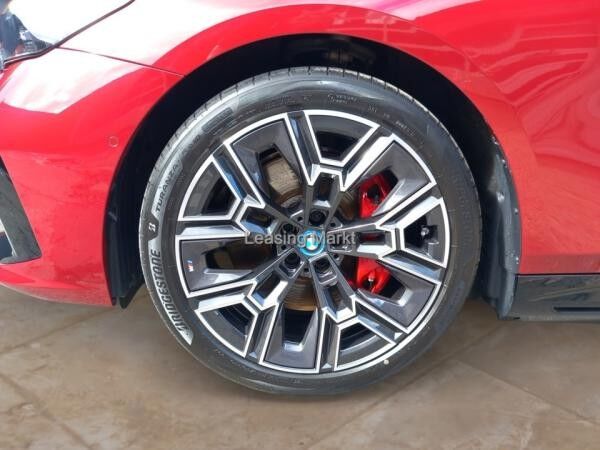 BMW i5 eDrive40 Touring M Sport / NP= 98.930,- / AHK