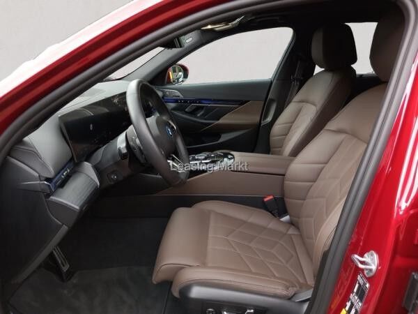 BMW i5 eDrive40 Touring M Sport / NP= 98.930,- / AHK