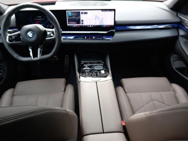 BMW i5 eDrive40 Touring M Sport / NP= 98.930,- / AHK