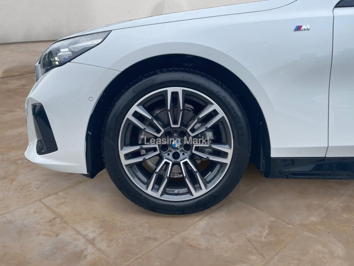 BMW 520 i Touring M Sport / NP= 80.760,- / Pano / AHK