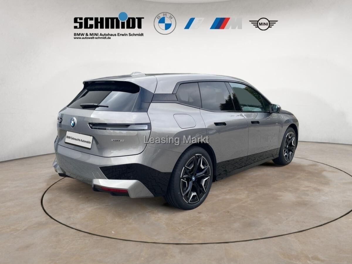BMW ix xDrive50 Sportpaket / NP= 121.550,- / AHK /