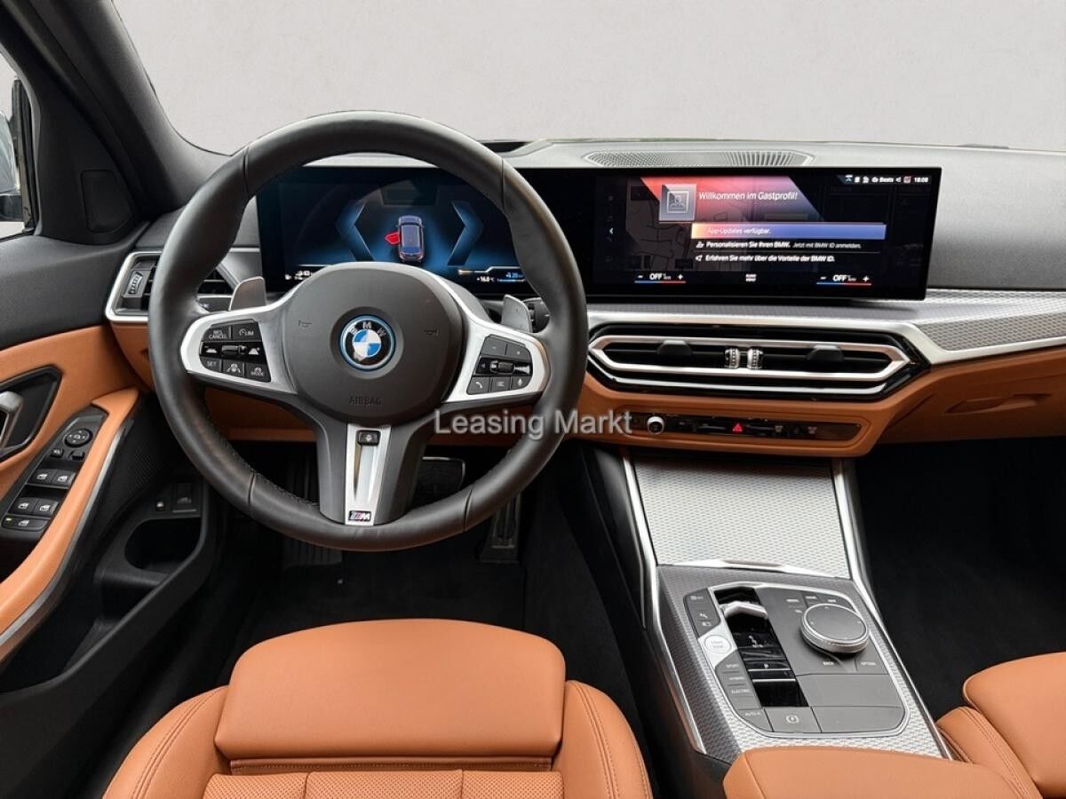 BMW 330 e Touring M Sport / NP= 76.680,- / AHK /