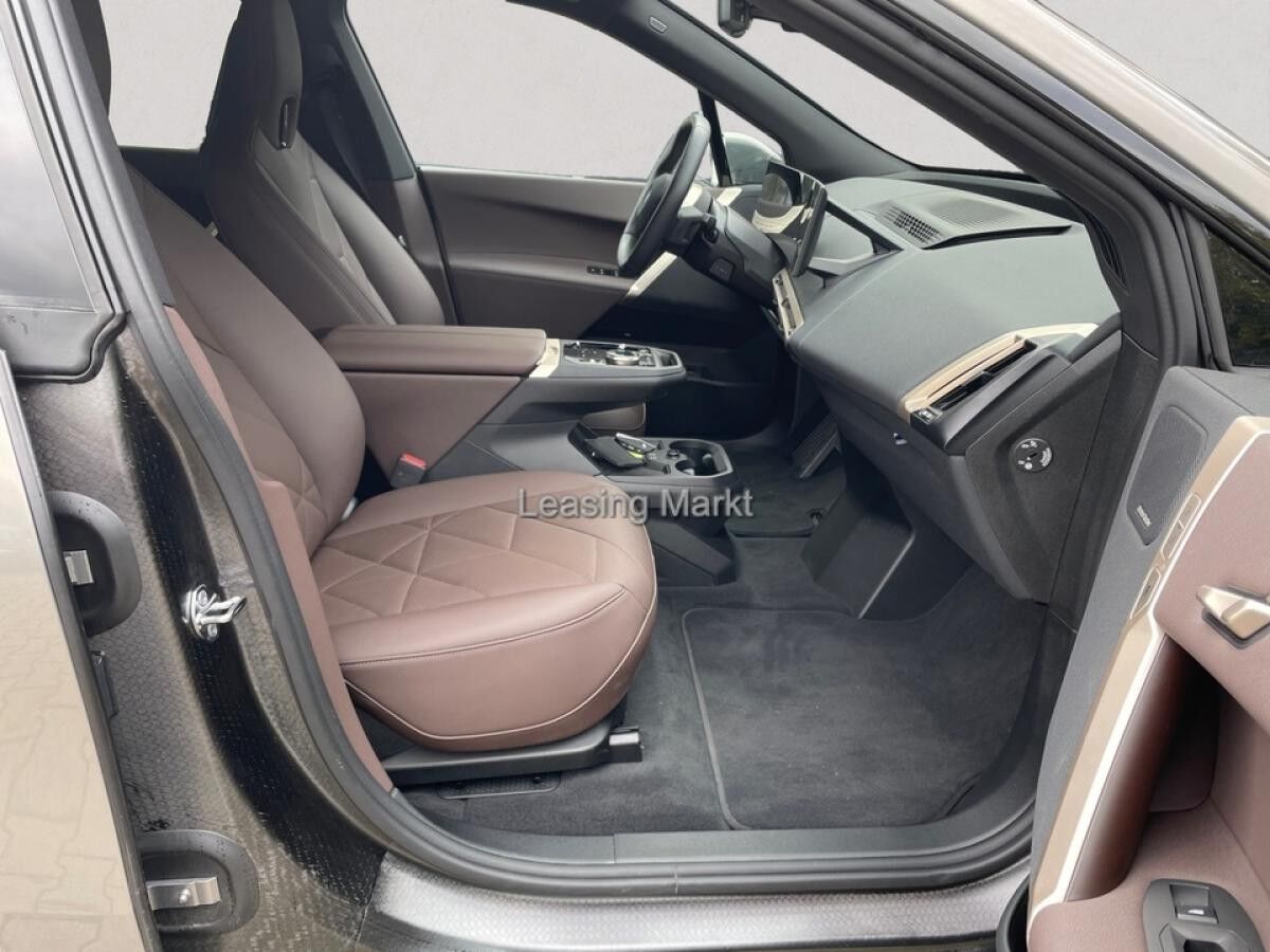 BMW ix xDrive50 Sportpaket / NP= 121.550,- / AHK /