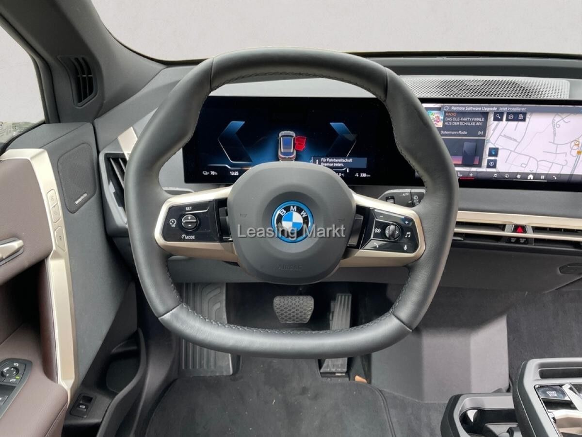 BMW ix xDrive50 Sportpaket / NP= 121.550,- / AHK /
