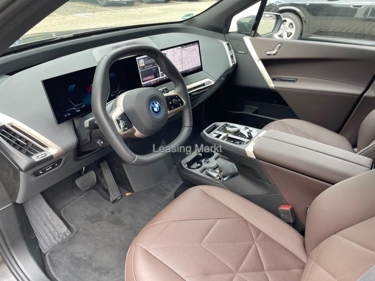 BMW ix xDrive50 Sportpaket / NP= 121.550,- / AHK /