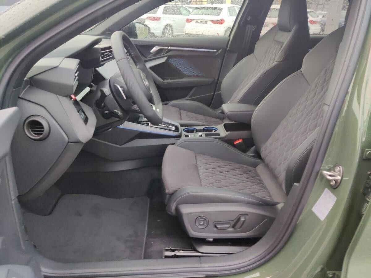 Audi S3 Sportback TFSI S tronic Audi S3 Sportback TFSI S tronic