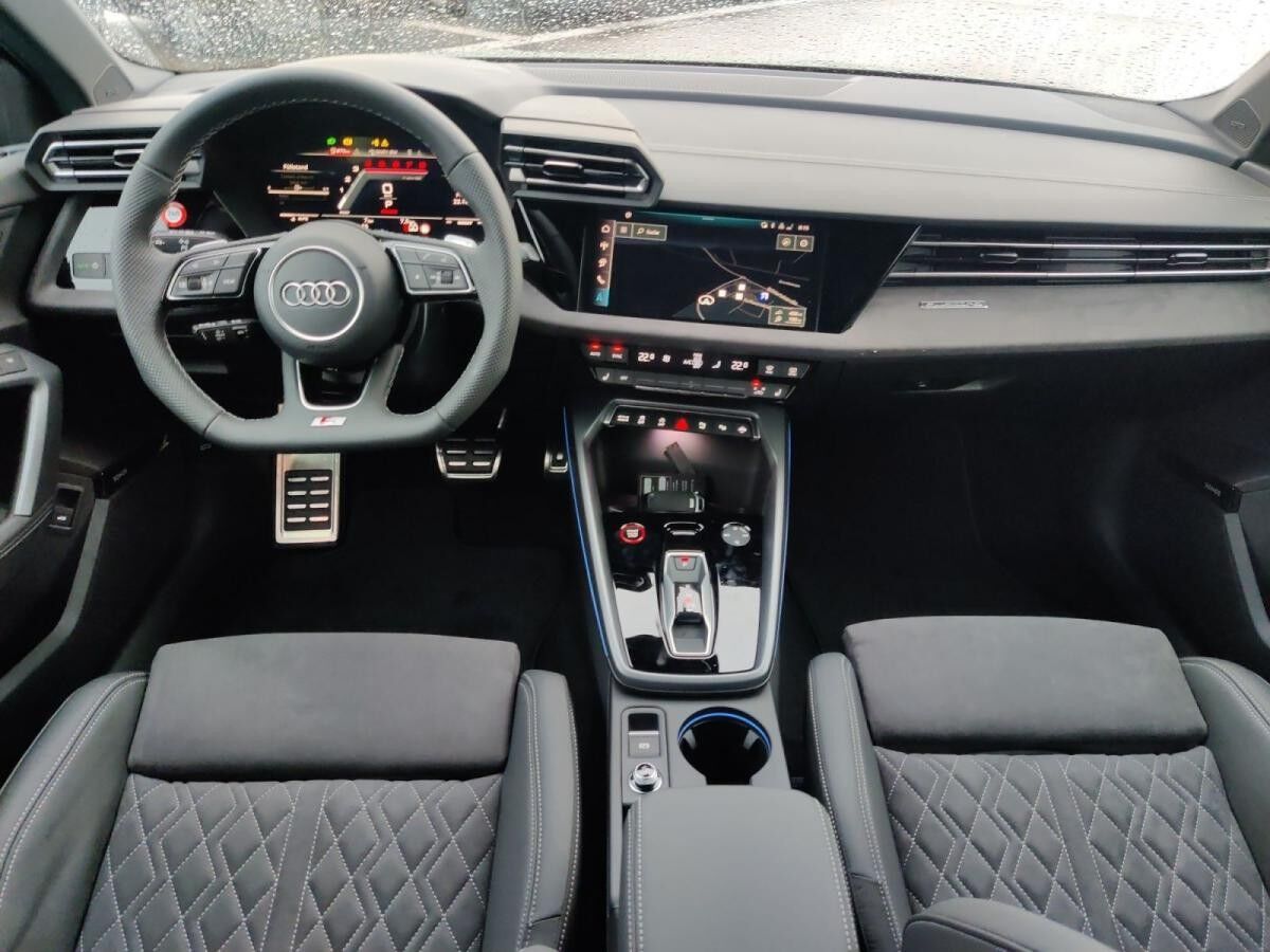 Audi S3 Sportback TFSI S tronic Audi S3 Sportback TFSI S tronic