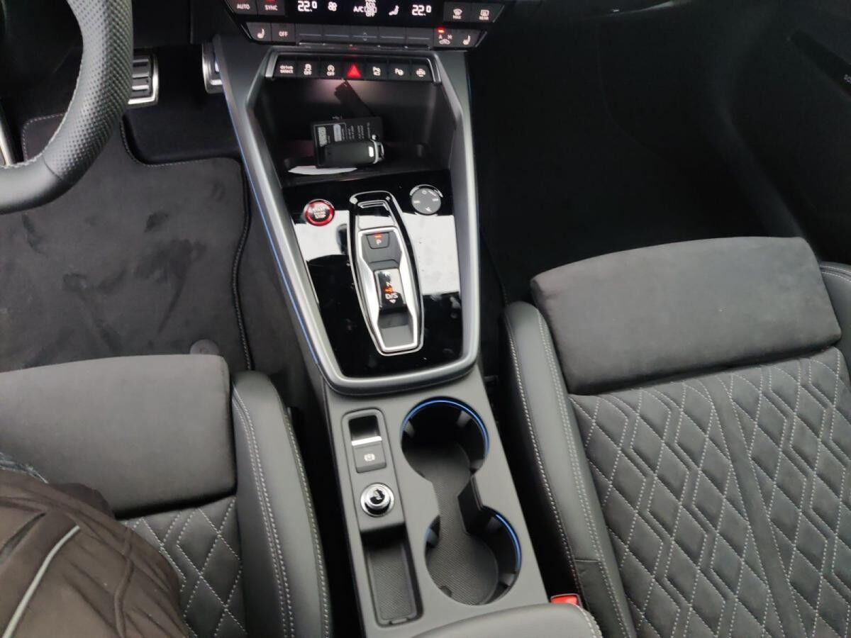 Audi S3 Sportback TFSI S tronic Audi S3 Sportback TFSI S tronic