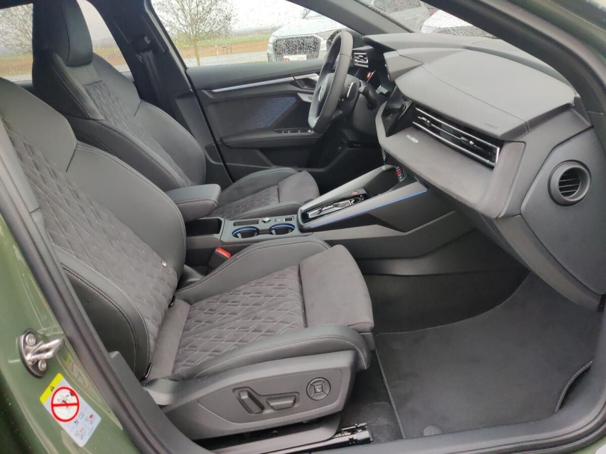 Audi S3 Sportback TFSI S tronic Audi S3 Sportback TFSI S tronic