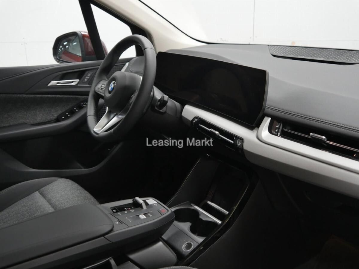 BMW 220 Active Tourer / NP=44.410,- / AHK / Premium