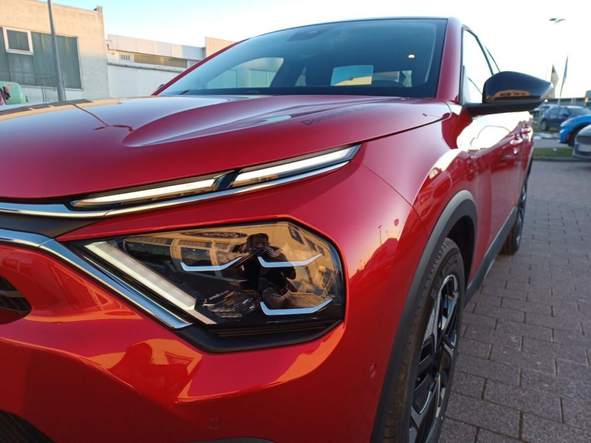 Citroën C4 X Hybrid 136 ë-DSC6 MAX *INKL. WINTERKOMPLETTRÄDER*