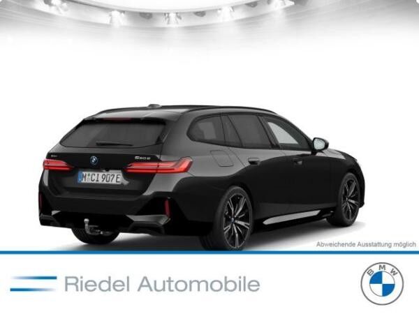 BMW 550 e xDrive Touring Navi Tempom.aktiv Panoramadach Bluetooth PDC MP3 Schn.