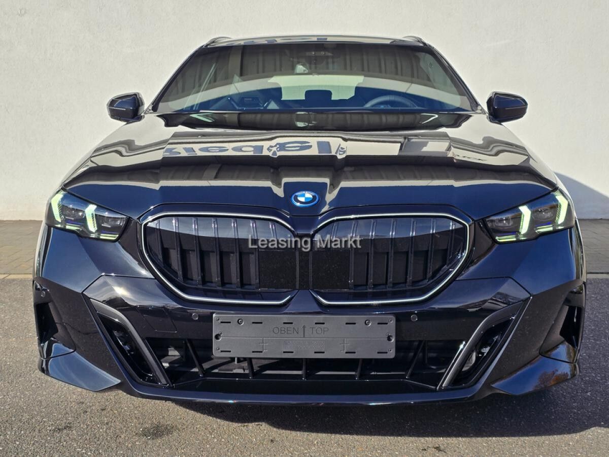 BMW 550 e xDrive Touring Navi Tempom.aktiv Panoramadach Bluetooth PDC MP3 Schn.