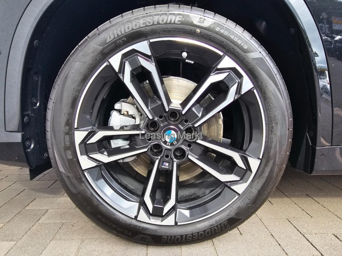 BMW iX1 xDrive30 Navi Tempom.aktiv Bluetooth PDC HeadUp