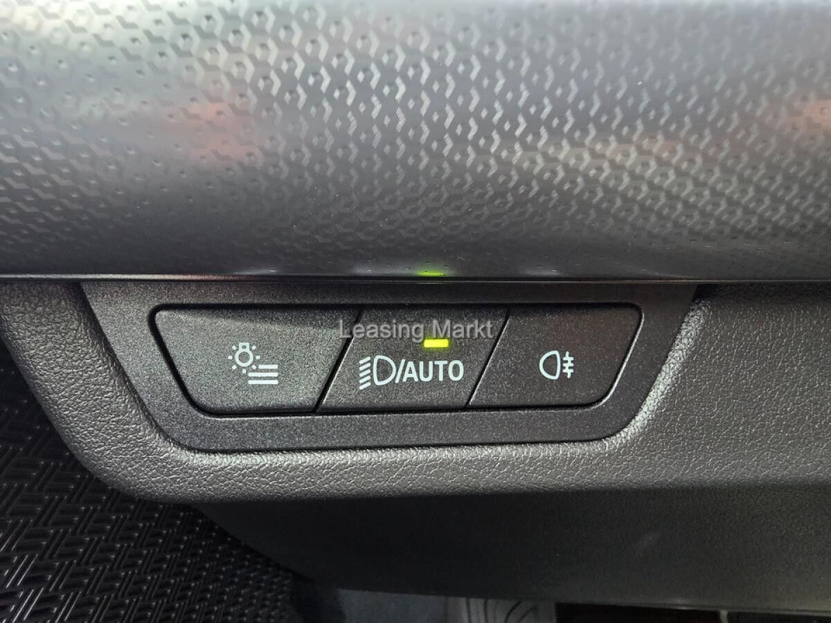 BMW iX1 xDrive30 Navi Tempom.aktiv Bluetooth PDC HeadUp
