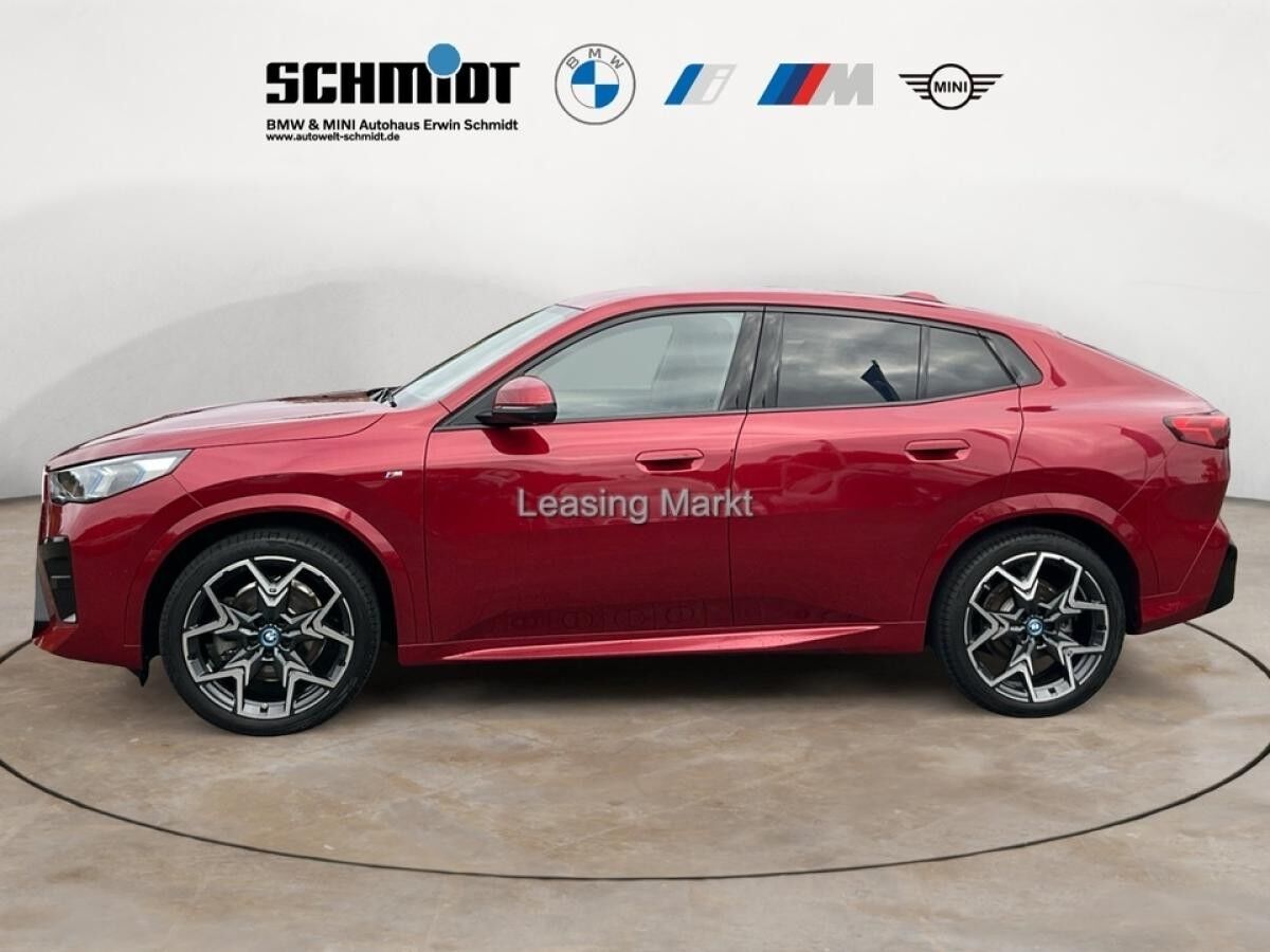 BMW iX2 xDrive30 M Sport / NP= 72.690,- / AHK / Head