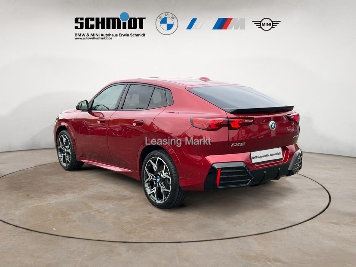 BMW iX2 xDrive30 M Sport / NP= 72.690,- / AHK / Head