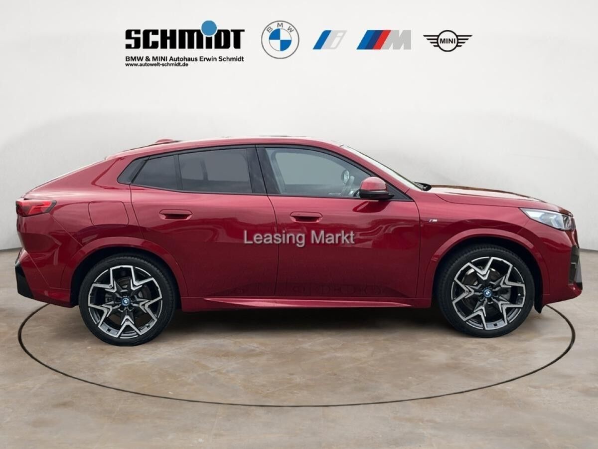 BMW iX2 xDrive30 M Sport / NP= 72.690,- / AHK / Head