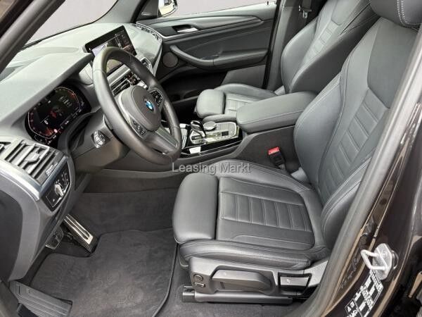 BMW X3 xDrive30i M Sport / NP= 83.810,- / Pano / AHK