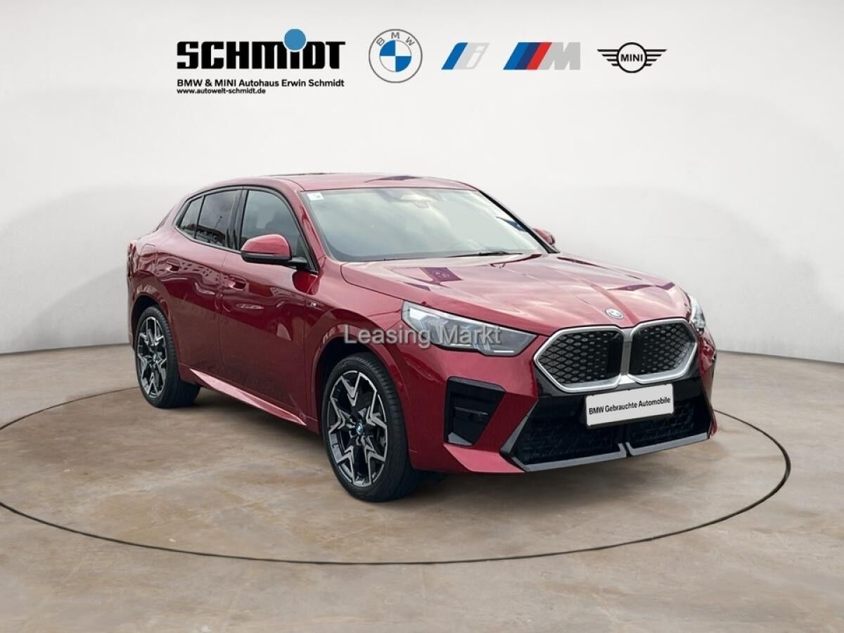 BMW iX2 xDrive30 M Sport / NP= 72.690,- / AHK / Head