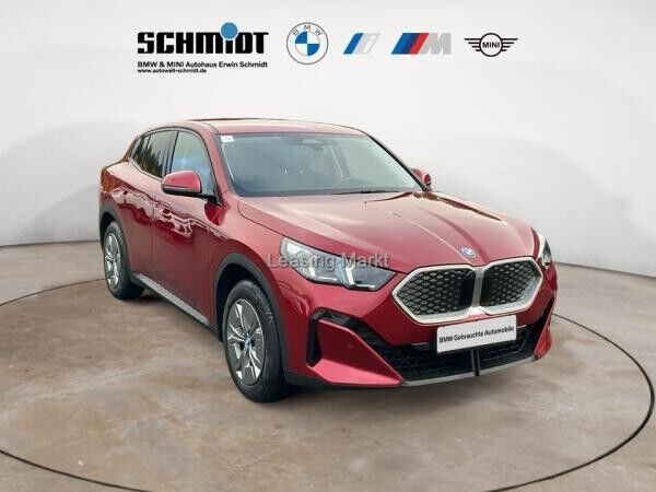 BMW iX2 xDrive30 M Sport / NP= 72.690,- / AHK / Head