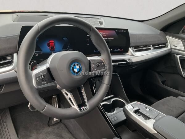 BMW iX2 xDrive30 M Sport / NP= 72.690,- / AHK / Head