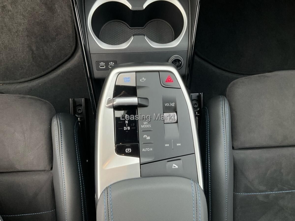 BMW iX2 xDrive30 M Sport / NP= 72.690,- / AHK / Head