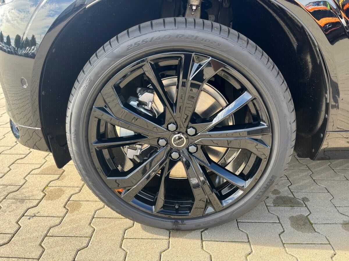 Volvo XC60 Ultra Black Edition 2026 H5 T8 AWD Volvo XC60 Ultra Black Edition 2026 H5 T8 AWD