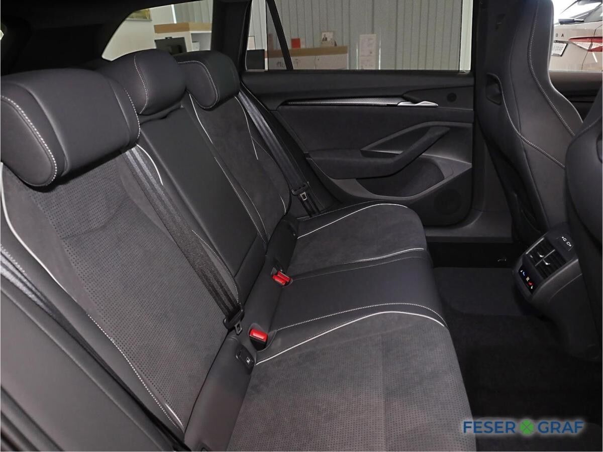 Skoda Superb Sportline 2,0 TDI DSG 4x4- AHK,NAVI,SHZ