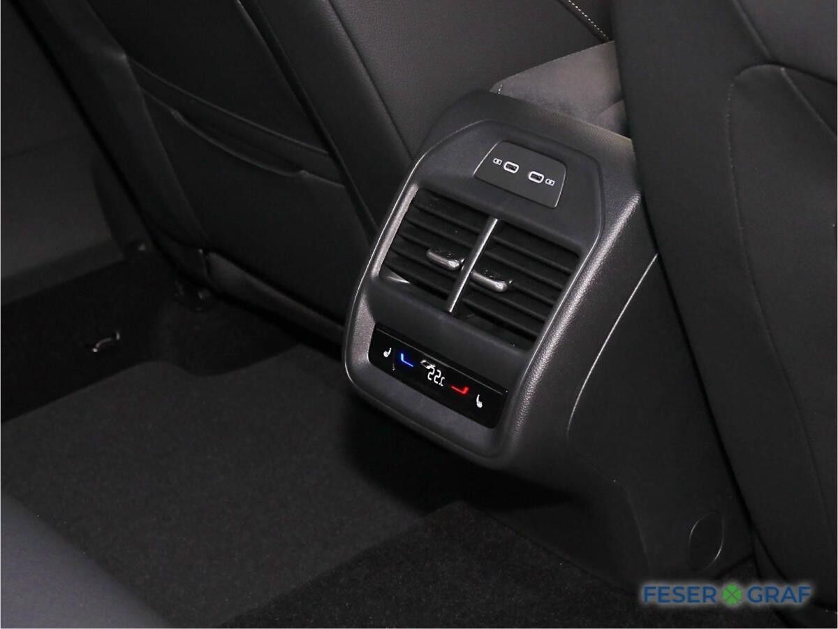 Skoda Superb Sportline 2,0 TDI DSG 4x4- AHK,NAVI,SHZ