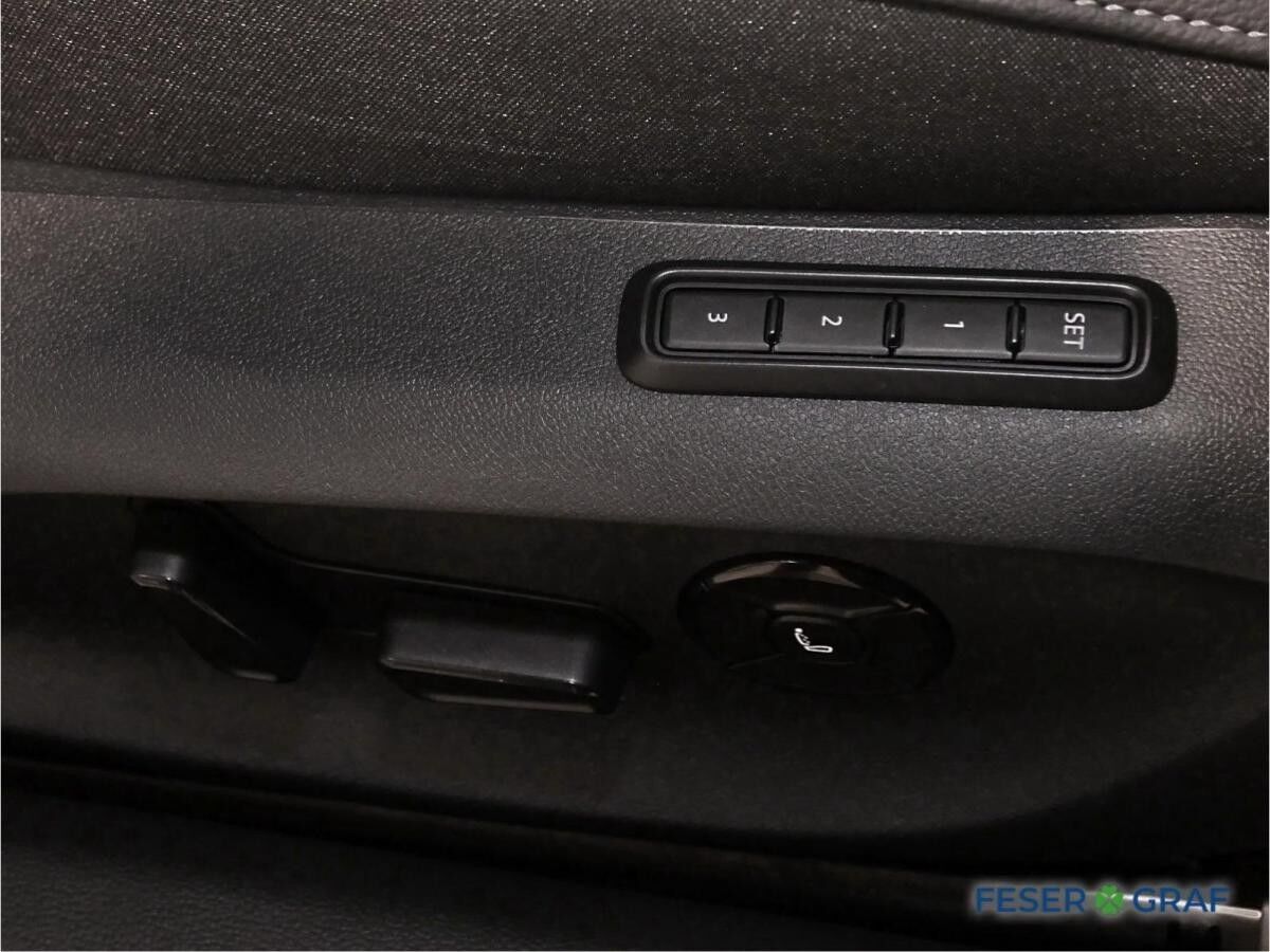 Skoda Superb Sportline 2,0 TDI DSG 4x4- AHK,NAVI,SHZ