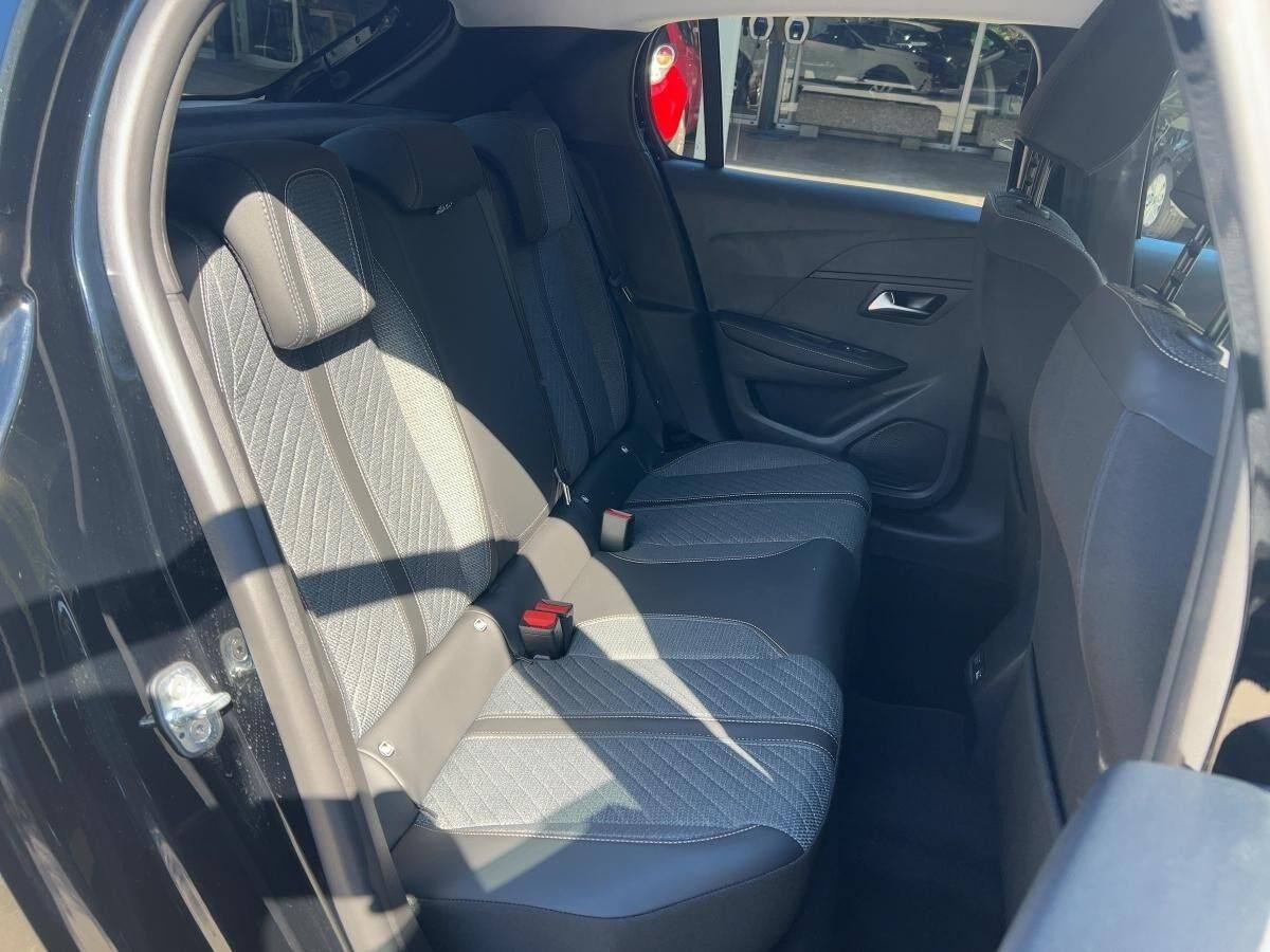 Peugeot 208 Allure Benzin 100 - Sicht- und Navigationspaket *Sofort Verfügbar*