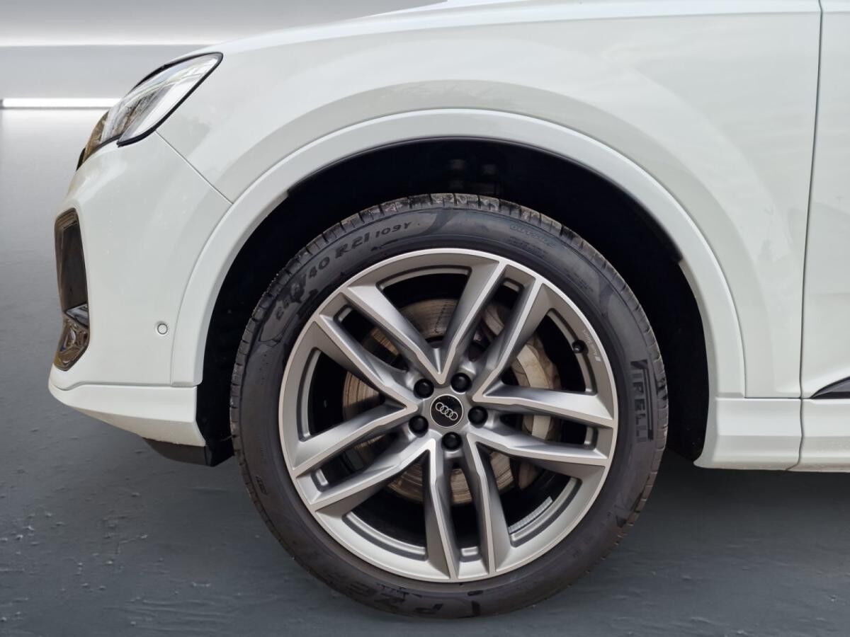 Audi Q7 55 TFSI e qu S line MATRIX Luft AHK HuD 21