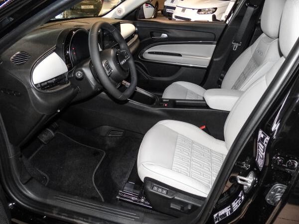 Fiat 600 ⚡La Prima⚡ Hybrid DCT Navi Massage Sitz LED