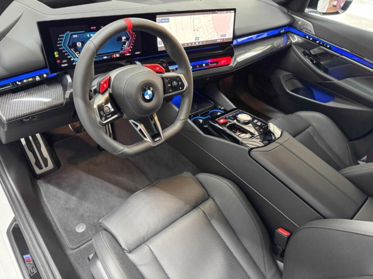 BMW M5 xDrive Touring Comfort Paket Driving- & Parking Prof. 0,5% Versteuerung-AKTION BIS 31.12.2025