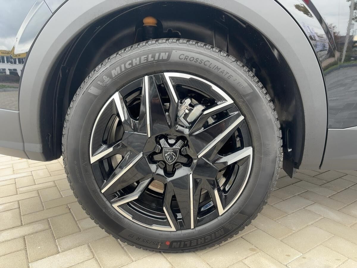 Peugeot 5008 GT Hybrid 145 - Lenkradheizung, Navi