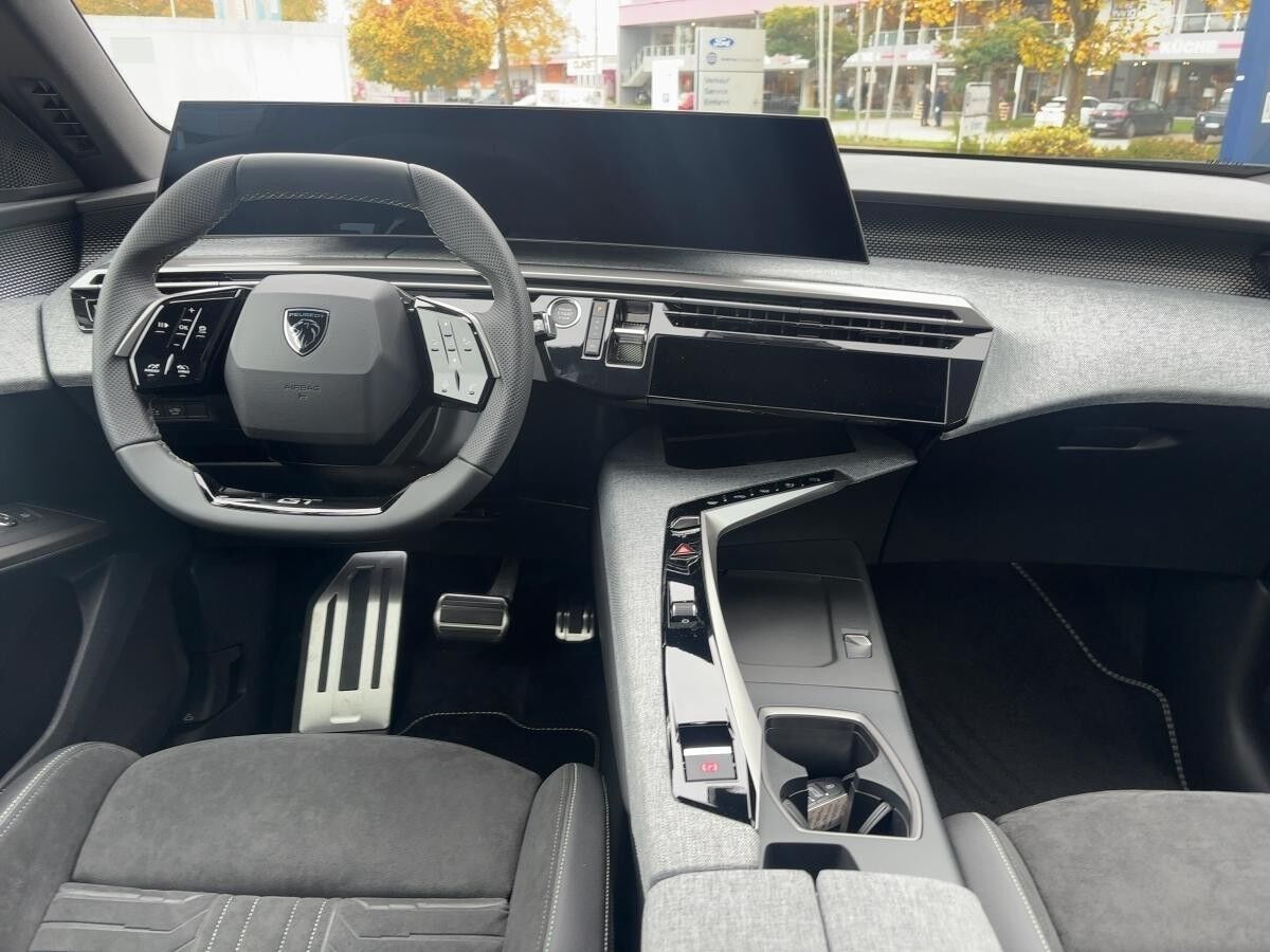 Peugeot 5008 GT Hybrid 145 - Lenkradheizung, Navi