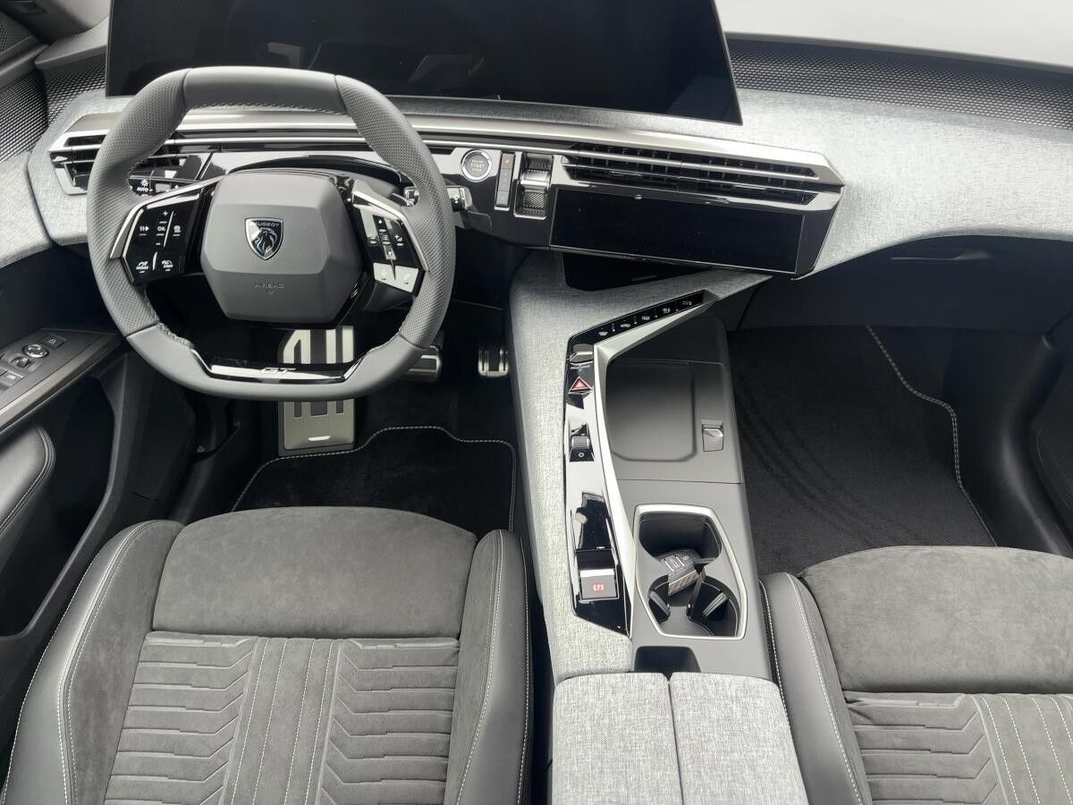 Peugeot 5008 GT Hybrid 145 - Lenkradheizung, Navi