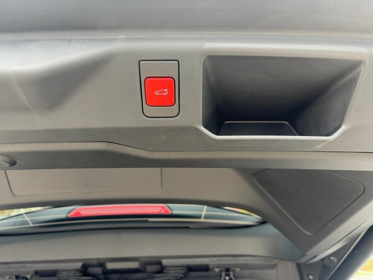 Peugeot 5008 GT Hybrid 145 - Lenkradheizung, Navi