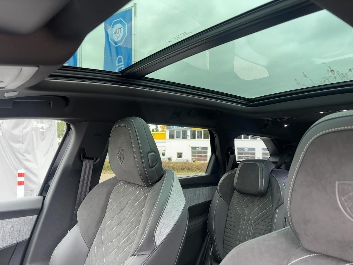 Peugeot 5008 GT Hybrid 145 - Lenkradheizung, Navi