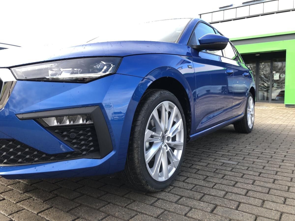 Skoda Scala Drive 7-Gang DSG +AHK+Ladeb.+ACC+Matrix+SHZ+